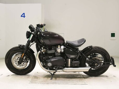 2024 Triumph Bonneville Bobber, красный, 1500000 рублей, вид 1