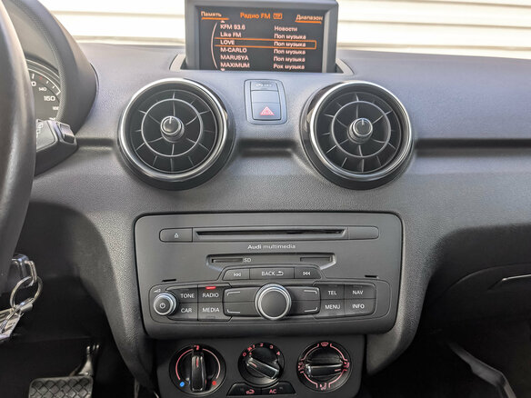 2012 Audi A1 I (8X), белый, 1200000 рублей - вид 16