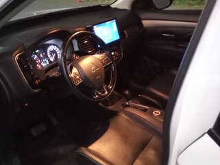 2015 Mitsubishi Outlander III Рестайлинг 2, белый, 1890000 рублей, вид 5