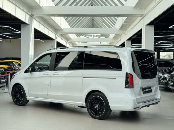 2026 Mercedes-Benz V-Класс Long 300 d длинный III (W447) Рестайлинг 2, белый, 15170000 рублей - вид 13