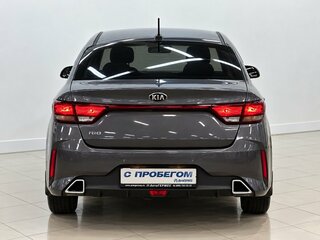 2021 Kia Rio IV Рестайлинг, серый, 1220000 рублей, вид 3