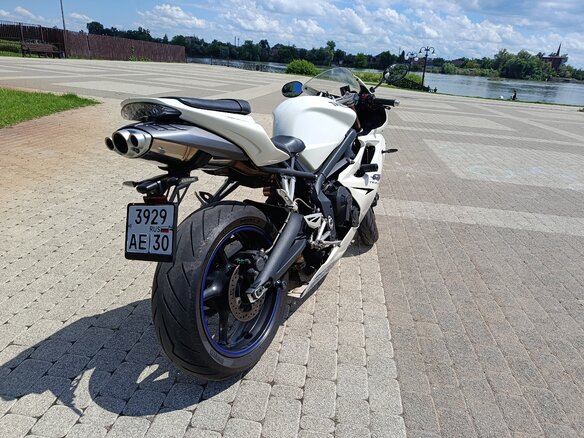 2012 Triumph Daytona 675, белый, 585000 рублей - вид 3