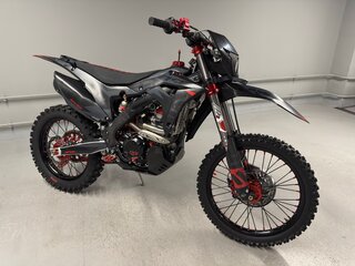 2024 BSE M4, чёрный, 370000 рублей, вид 3