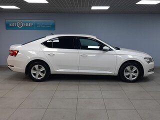 2019 Skoda Superb III, белый, 2000000 рублей, вид 4