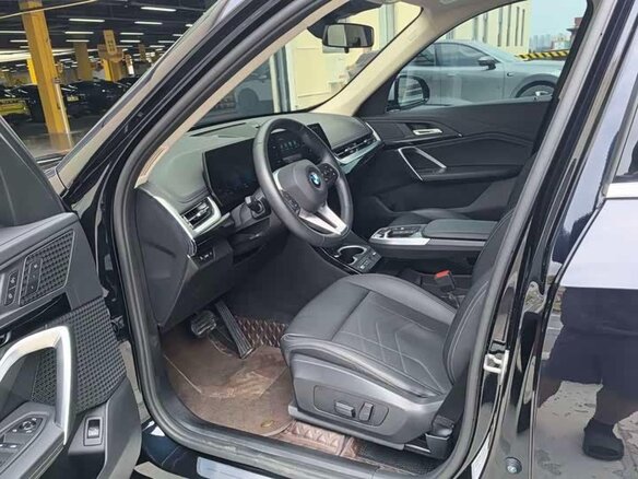2023 BMW X1 Long 20Li sDrive III (U11/U12), белый, 2830000 рублей - вид 9