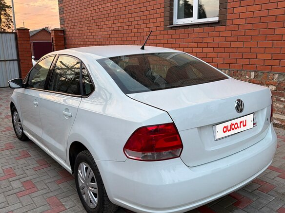 2013 Volkswagen Polo V, белый, 500000 рублей - вид 4