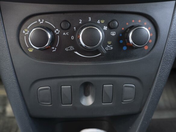 2021 Renault Logan Stepway II Рестайлинг, серый, 1019000 рублей - вид 15