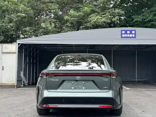 2026 Toyota bZ7 88.13 kWh, зелёный, 4100002 рублей, вид 2