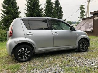 2009 Toyota Passo I (C10), серебристый, 330000 рублей, вид 1