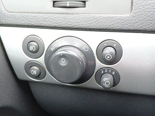 2011 Opel Astra H Рестайлинг, бежевый, 599999 рублей, вид 3