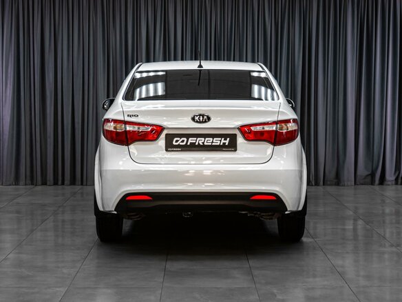 2014 Kia Rio 6-speed III, белый - вид 3