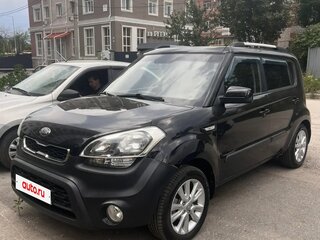 2013 Kia Soul I Рестайлинг, чёрный, 970000 рублей, вид 1