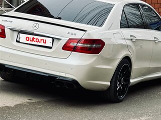 2011 Mercedes-Benz E-Класс 500 7G-Tronic IV (W212, S212, C207), белый, 1570000 рублей, вид 4