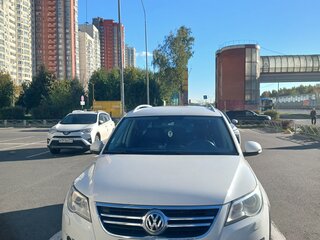 2010 Volkswagen Tiguan I, белый, 900000 рублей, вид 3
