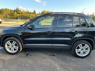2011 Volkswagen Tiguan I, чёрный, 900000 рублей, вид 5