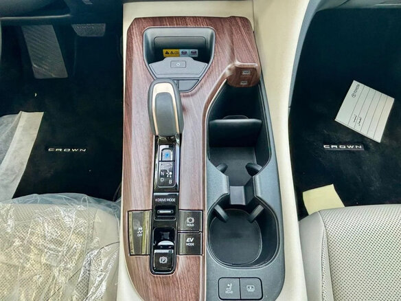 2026 Toyota Crown Sedan XVI (S230), белый, 7700000 рублей - вид 12