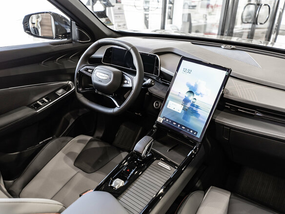 2026 Geely Cityray, серый, 3299990 рублей - вид 10