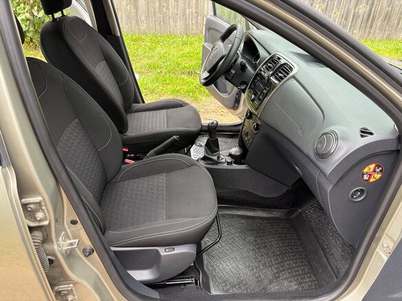 2014 Renault Logan II, бежевый, 770000 рублей - вид 13