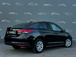 2022 Hyundai Solaris II Рестайлинг, чёрный, 1630600 рублей, вид 2