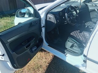 2010 Skoda Octavia II (A5) Рестайлинг, белый, 700000 рублей, вид 5