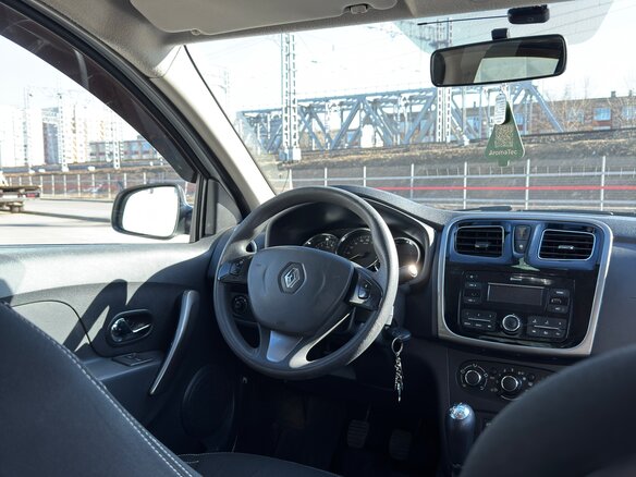 2017 Renault Logan II, белый, 890000 рублей - вид 8