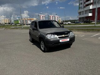 2013 Chevrolet Niva I Рестайлинг, золотистый, 330000 рублей, вид 1