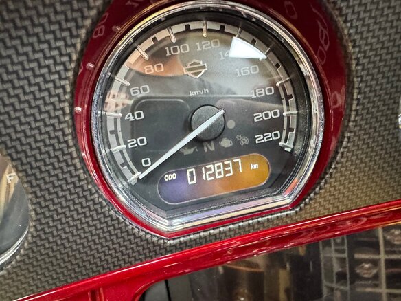 2016 Harley-Davidson CVO Street Glide, пурпурный, 1990000 рублей - вид 9