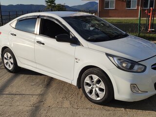 2014 Hyundai Solaris I, белый, 750000 рублей, вид 1