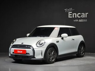 2022 Mini Hatch Cooper III (F55/F56) Рестайлинг 2, белый, 2083000 рублей, вид 1