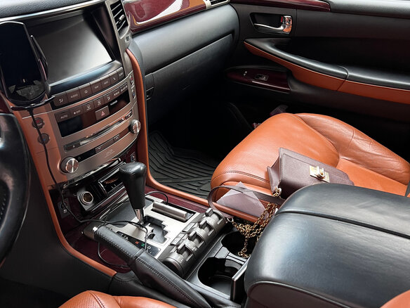 2014 Lexus LX 570 III Рестайлинг, чёрный - вид 9