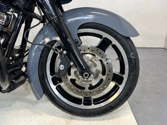 2012 Harley-Davidson Road Glide, серебристый, 760000 рублей - вид 9