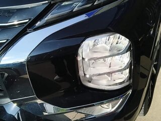 2023 Mitsubishi Outlander IV, чёрный, 2910111 рублей, вид 4