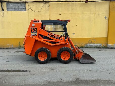 2010 Locust 753, красный, 770000 рублей, вид 5