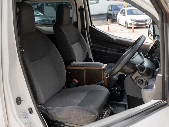 2010 Nissan NV200, белый - вид 9