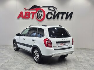 2022 Lada (ВАЗ) Granta Cross I Рестайлинг, белый, 775000 рублей, вид 5