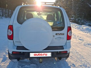 2013 Chevrolet Niva I Рестайлинг, белый, 600000 рублей, вид 4