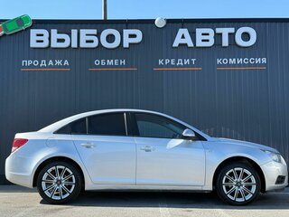 2011 Chevrolet Cruze I, серебристый, 599000 рублей, вид 3