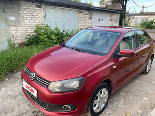 2013 Volkswagen Polo V, красный, 630000 рублей, вид 3