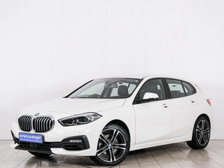 2021 BMW 1 серии 118i III (F40), белый, 1579000 рублей, вид 3