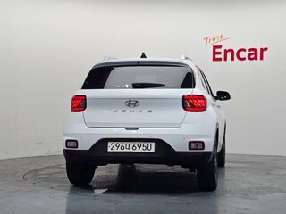 2022 Hyundai Venue I, белый, 1642000 рублей, вид 3
