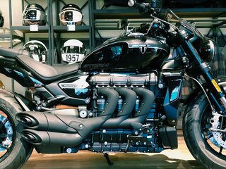 2026 Triumph Rocket III, чёрный, 3200000 рублей, вид 4