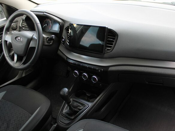 2024 Lada (ВАЗ) Vesta I Рестайлинг (NG), белый, 1099000 рублей - вид 12
