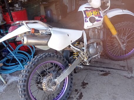 1997 Suzuki Djebel 250, белый, 255000 рублей, вид 1