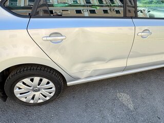 2019 Volkswagen Polo V Рестайлинг, серебристый, 1200000 рублей, вид 3