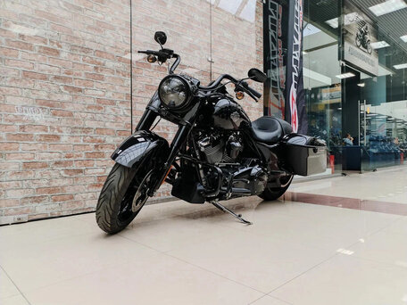 2021 Harley-Davidson Road King, чёрный, 1690000 рублей, вид 1