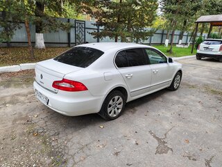 2013 Skoda Superb II Рестайлинг, белый, 1200000 рублей, вид 4