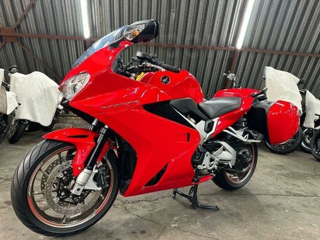 2014 Honda VFR 800, красный, 910000 рублей, вид 2