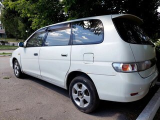 1999 Toyota Gaia, белый, 390000 рублей, вид 3