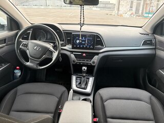 2017 Hyundai Elantra VI (AD), белый, 1350000 рублей, вид 5