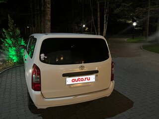 2010 Toyota Probox I, белый, 700000 рублей, вид 3